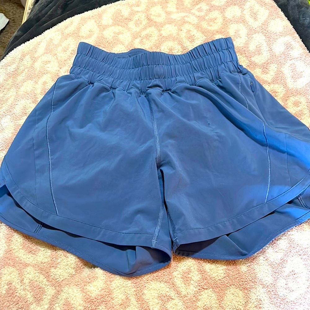 dark blue lululemon hotty hot shorts